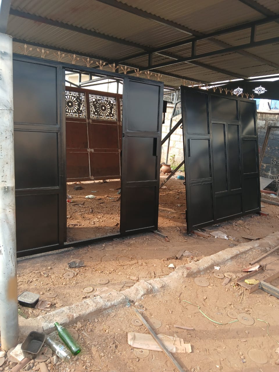 Custom Metallic Gates for Perimeter Fence