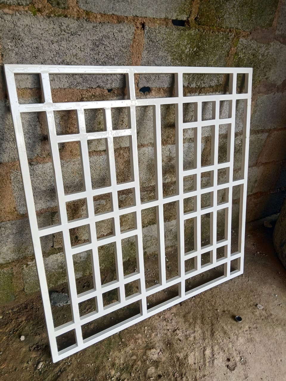 Custom Metallic Security Window Grilles