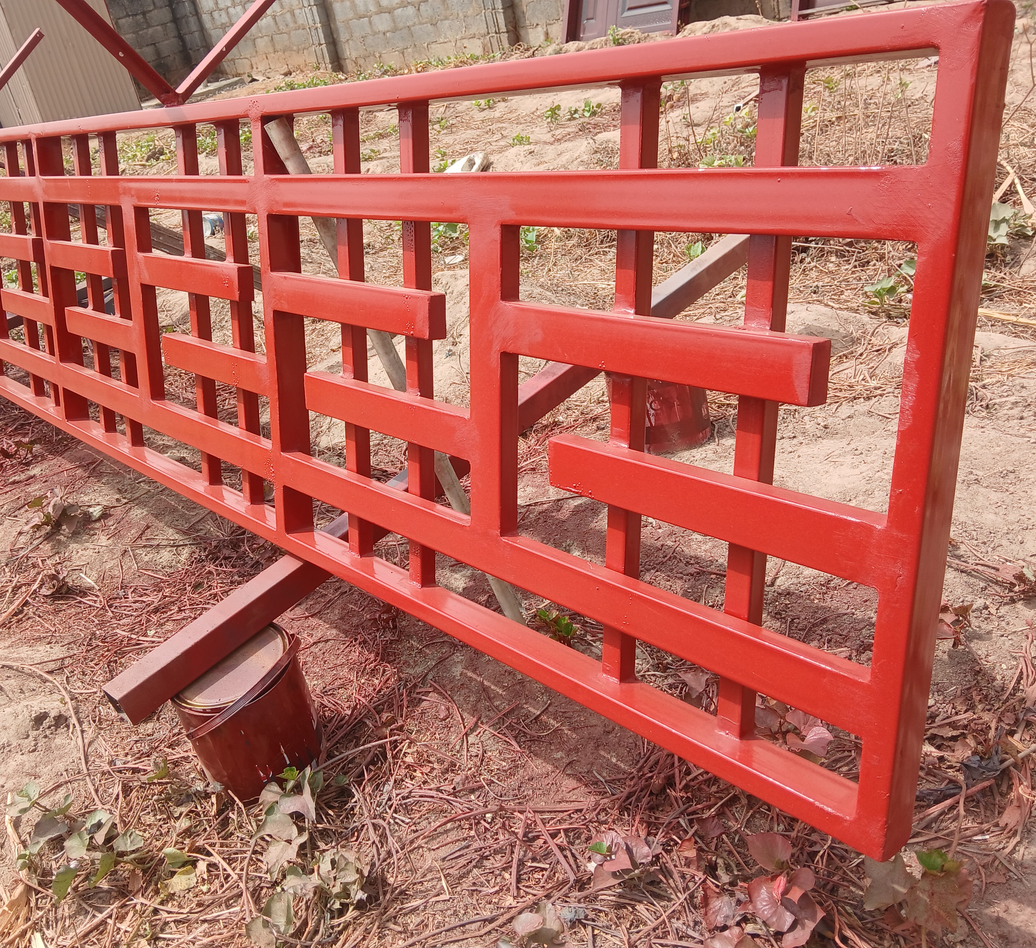 Heavy Duty Red Powder-Coated Steel Grid Railing Panel – Decorative Welded Balustrade