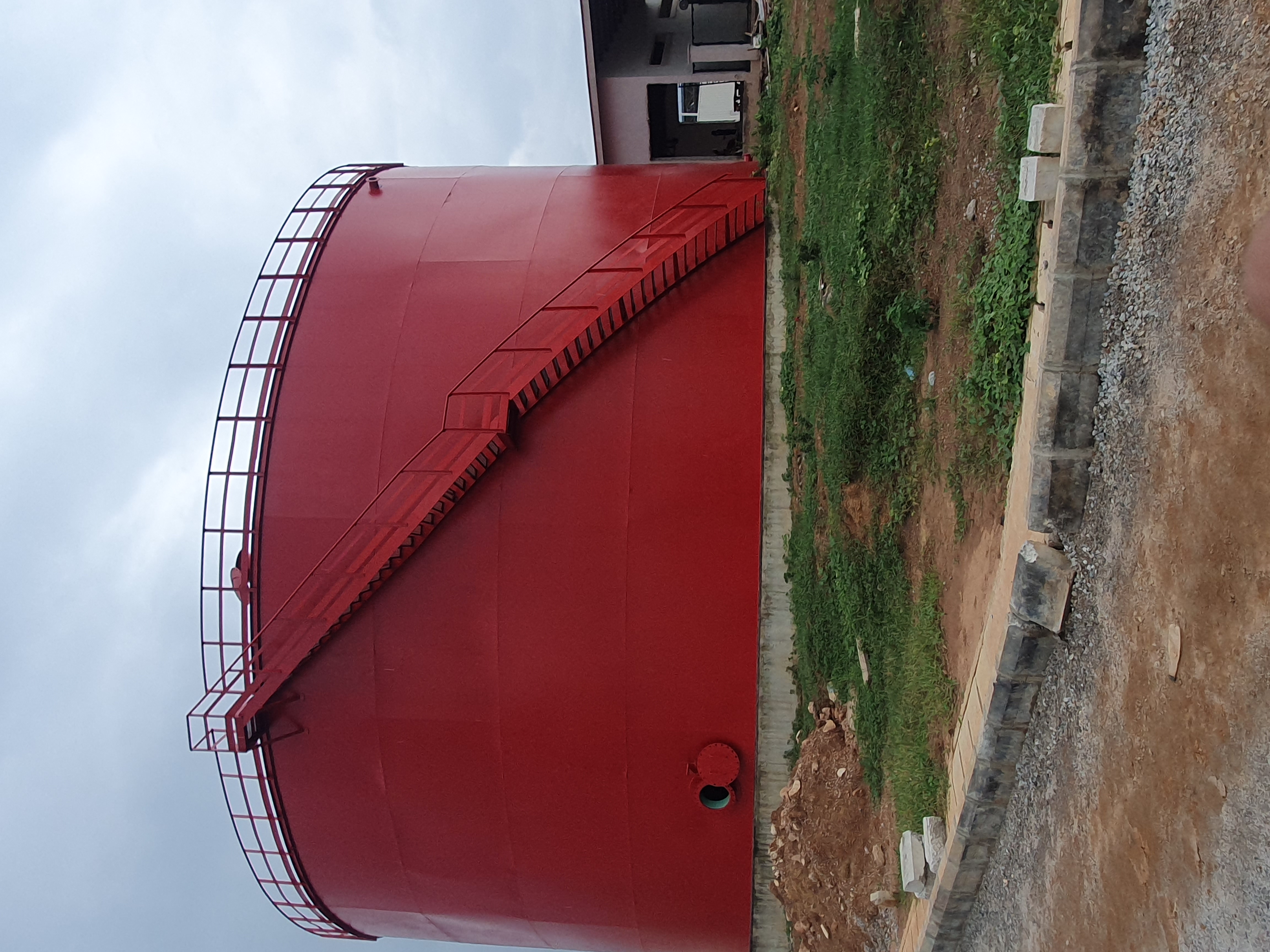 Industrial Bulk Storage Tank with External Spiral Access Staircase