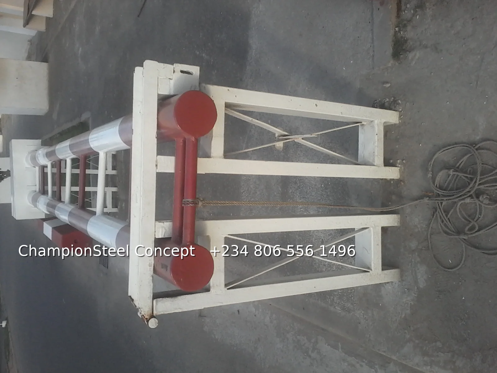 Heavy-Duty Manual Boom Barrier Gate – Red & White Striped Dual-Tube Design