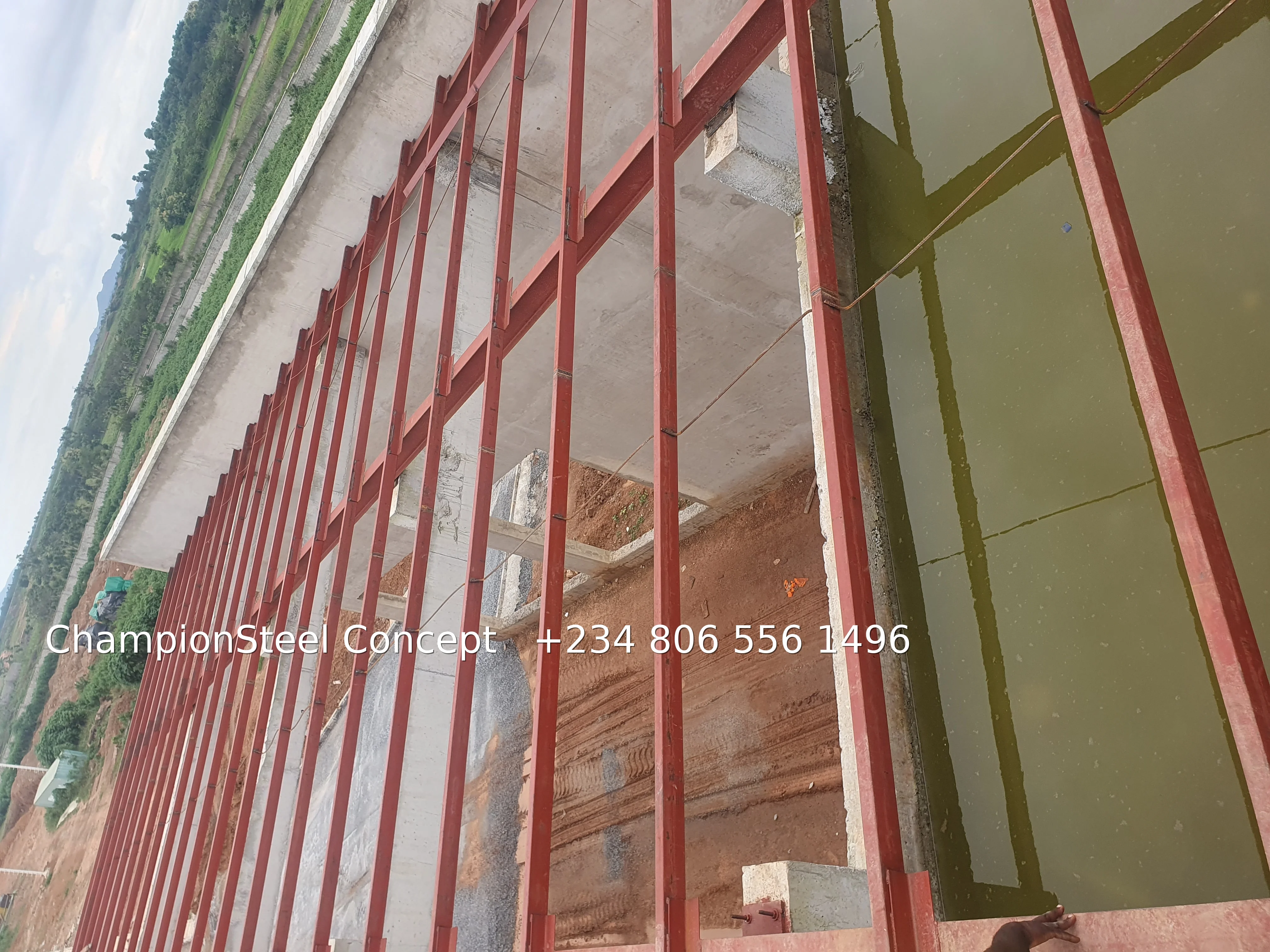 Heavy-Duty Red Steel Roof Truss System for Industrial Building – Precision Structural Framework